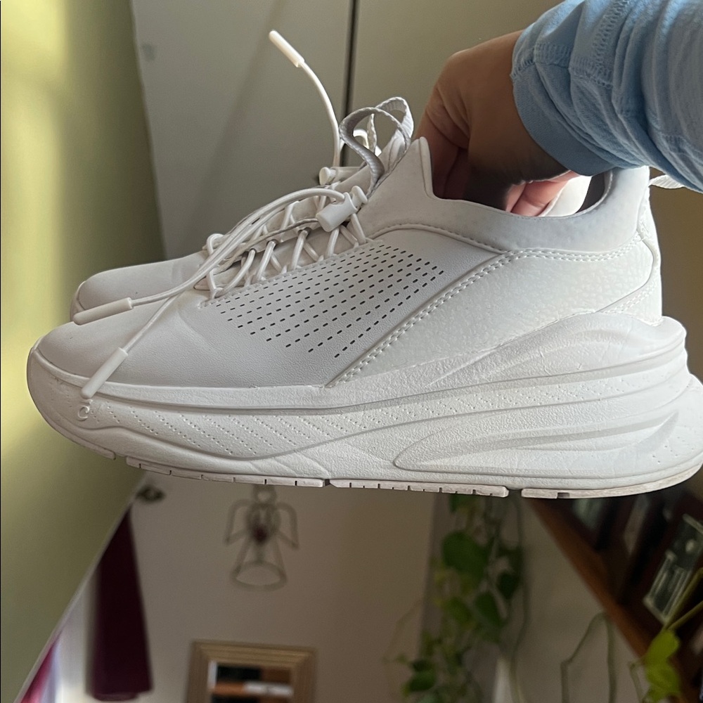 Clove Forte White Sneakers